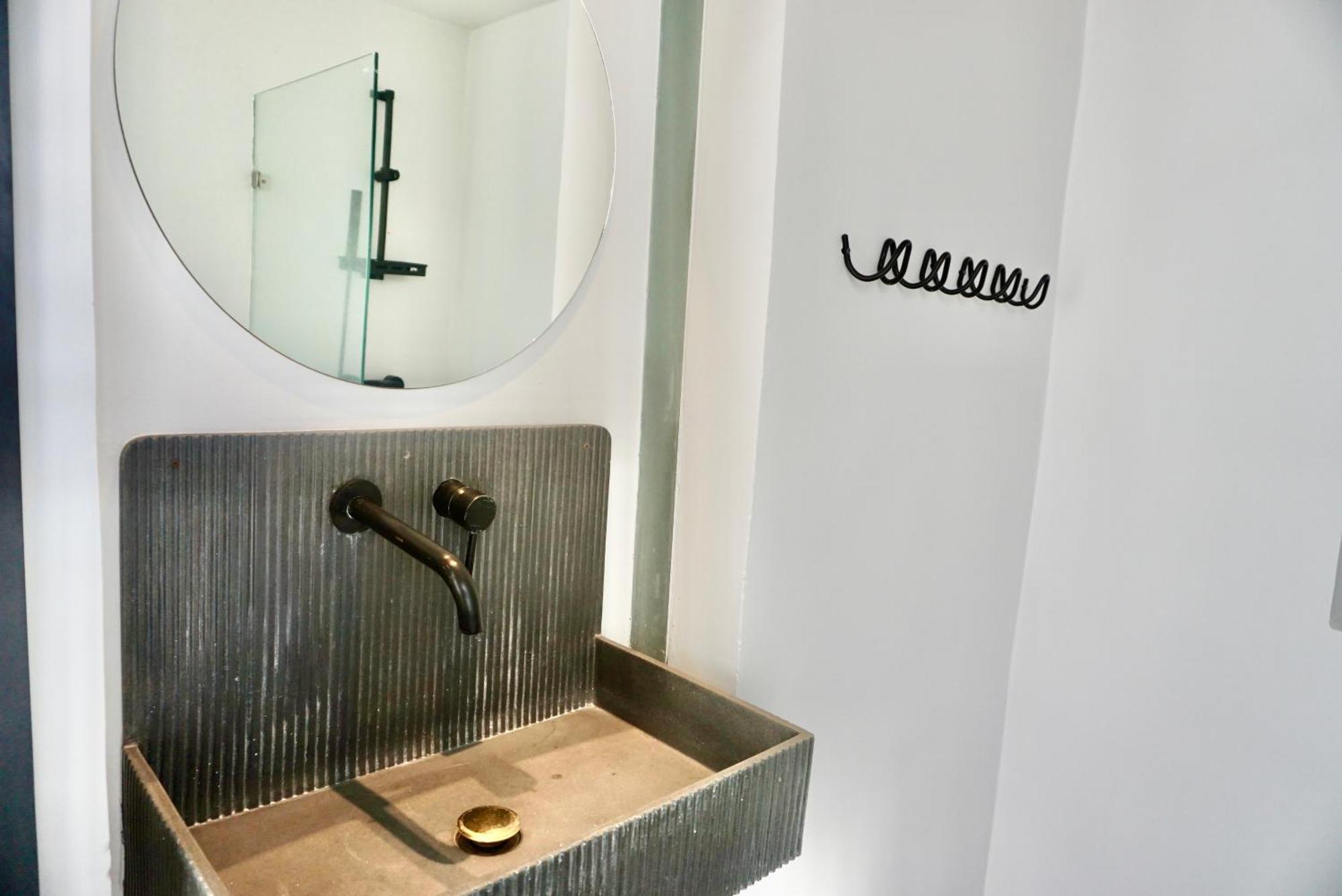Hip And Funky Apartment Silom Soi 3, With Rooftop View Bangkok Exterior photo