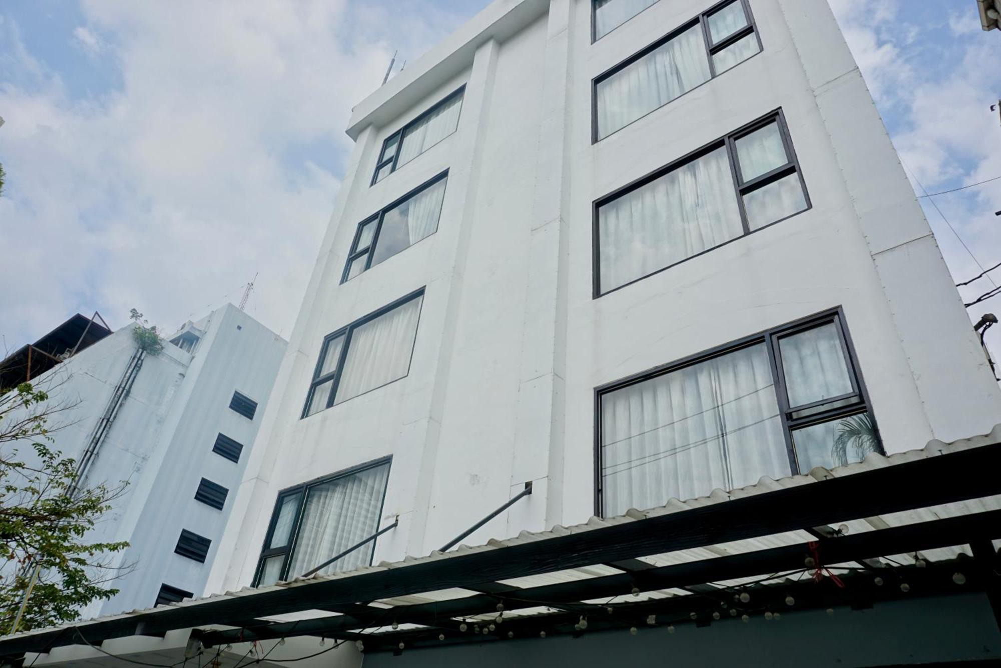 Hip And Funky Apartment Silom Soi 3, With Rooftop View Bangkok Exterior photo
